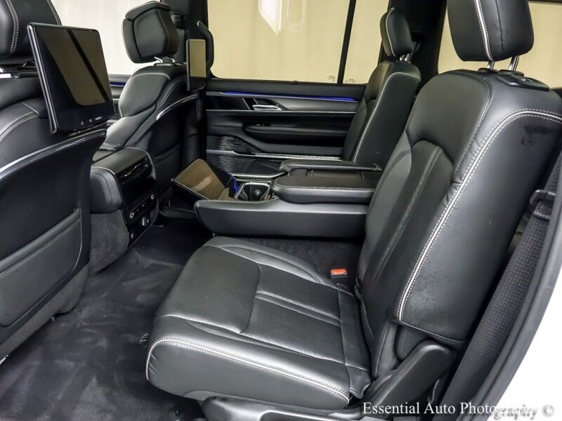 2022 Jeep Grand Wagoneer Series II Obsidian Willowbrook IL
