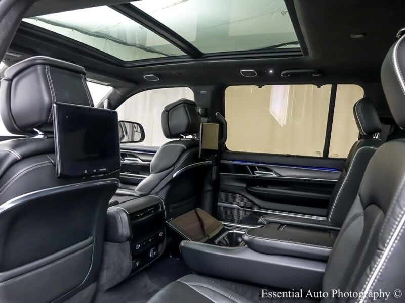 2022 Jeep Grand Wagoneer Series II Obsidian Willowbrook IL