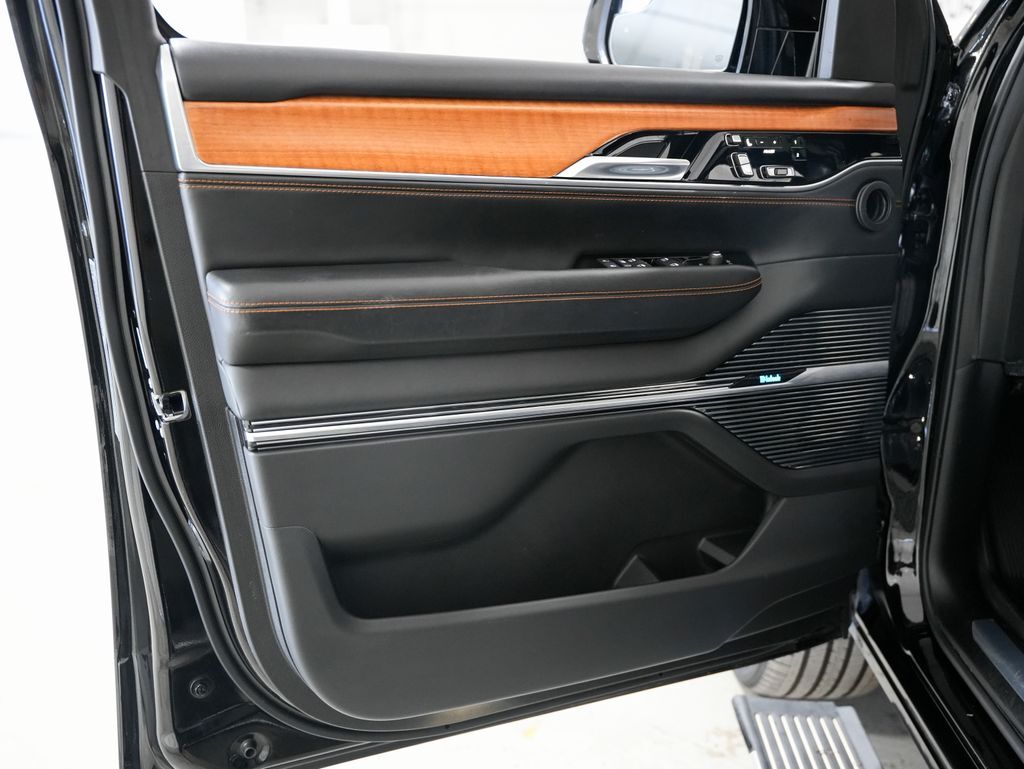 2022 Jeep Grand Wagoneer Series III Tigard OR