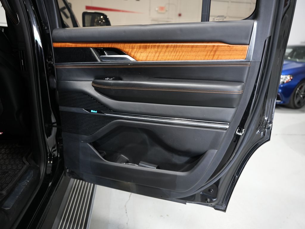 2022 Jeep Grand Wagoneer Series III Tigard OR