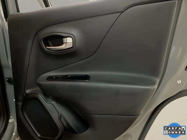 2022 Jeep Renegade Latitude - Photo 17
