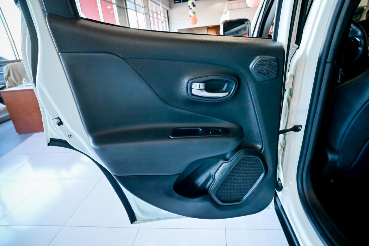 2022 Jeep Renegade Limited, Premium Audio, Dual-Pane Panoramic Power Sunroof, 19'' Wheels Springfield NJ