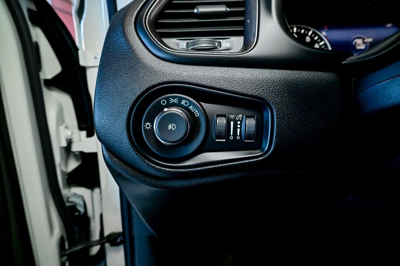 2022 Jeep Renegade Limited, Premium Audio, Dual-Pane Panoramic Power Sunroof, 19'' Wheels Springfield NJ