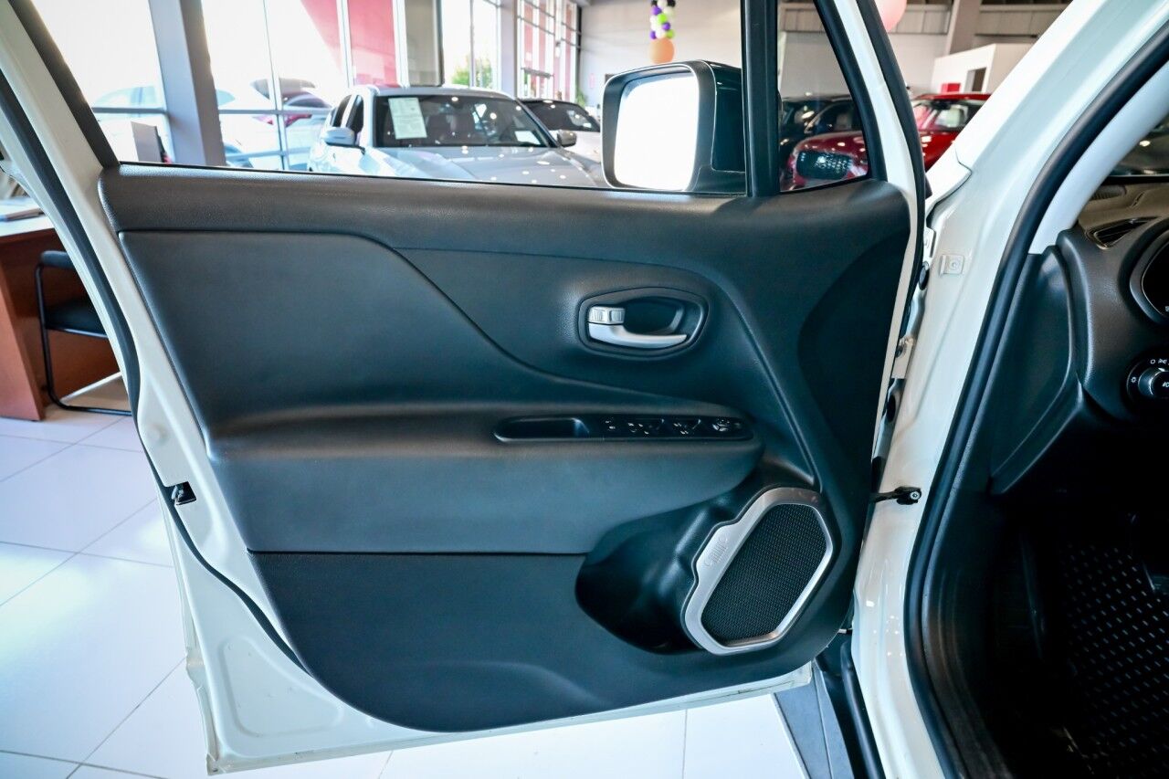 2022 Jeep Renegade Limited, Premium Audio, Dual-Pane Panoramic Power Sunroof, 19'' Wheels Springfield NJ