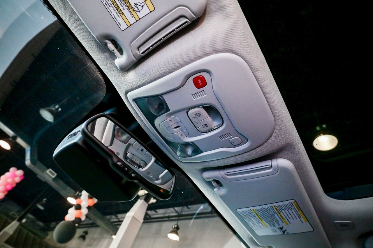 2022 Jeep Renegade Limited, Premium Audio, Dual-Pane Panoramic Power Sunroof, 19'' Wheels Springfield NJ