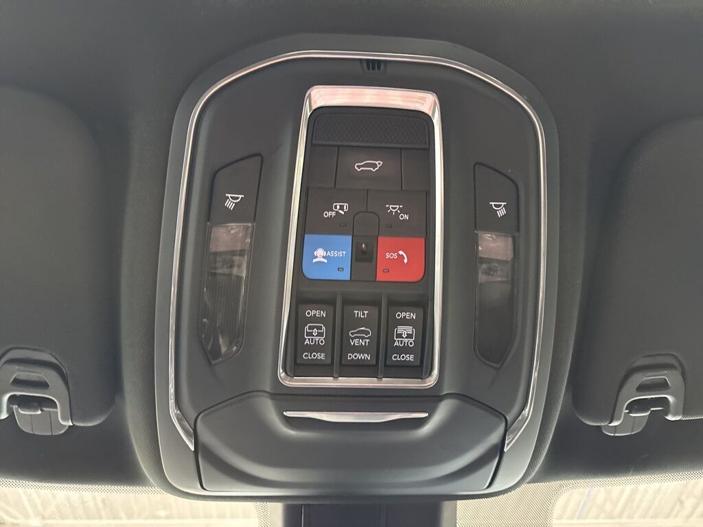 2022 Jeep Wagoneer Series III 4WD Minocqua WI
