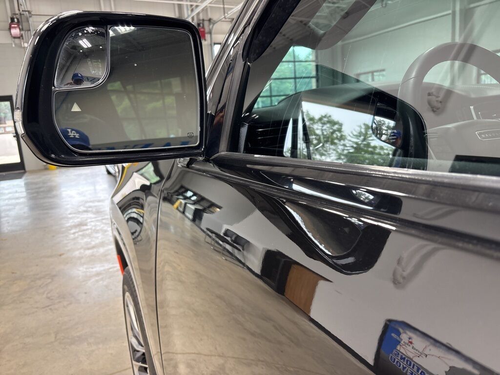 2022 Jeep Wagoneer Series III 4WD Minocqua WI