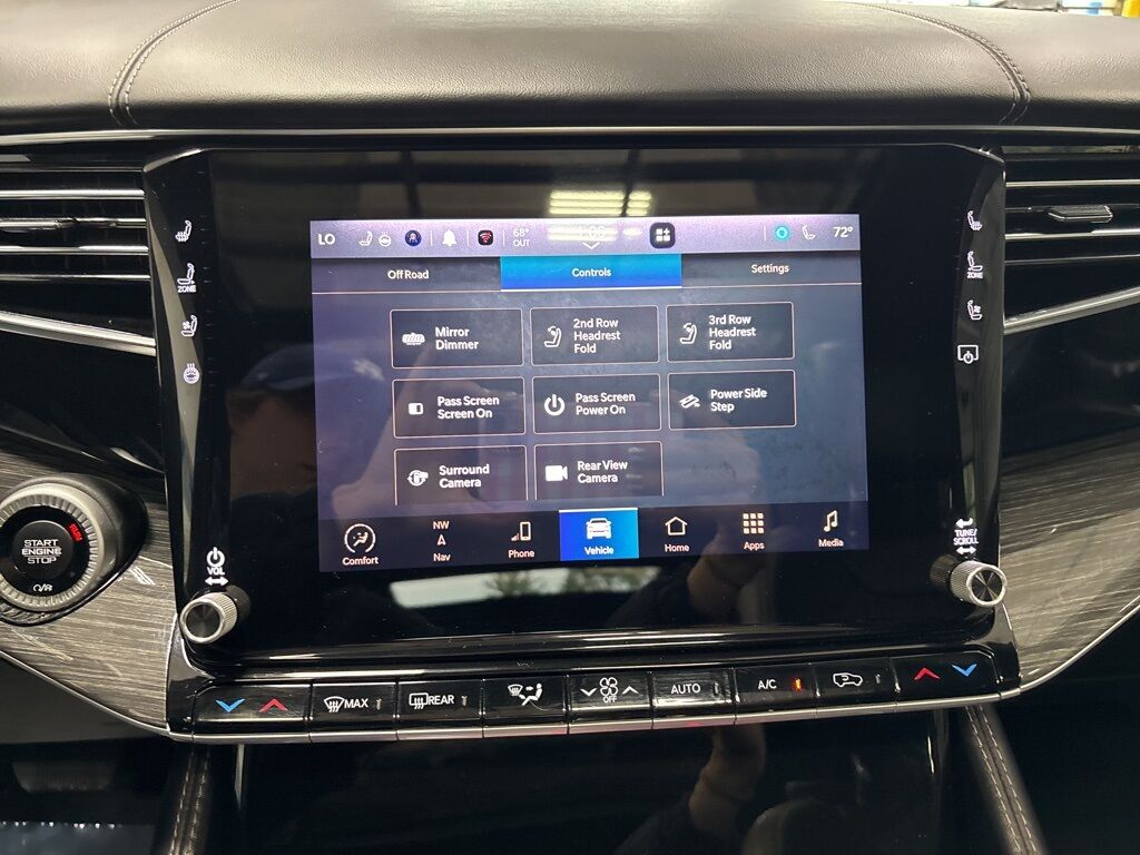 2022 Jeep Wagoneer Series III 4WD Minocqua WI
