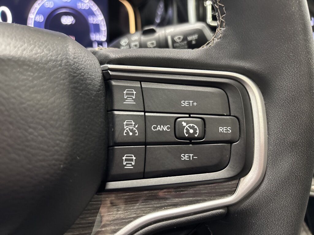 2022 Jeep Wagoneer Series III 4WD Minocqua WI