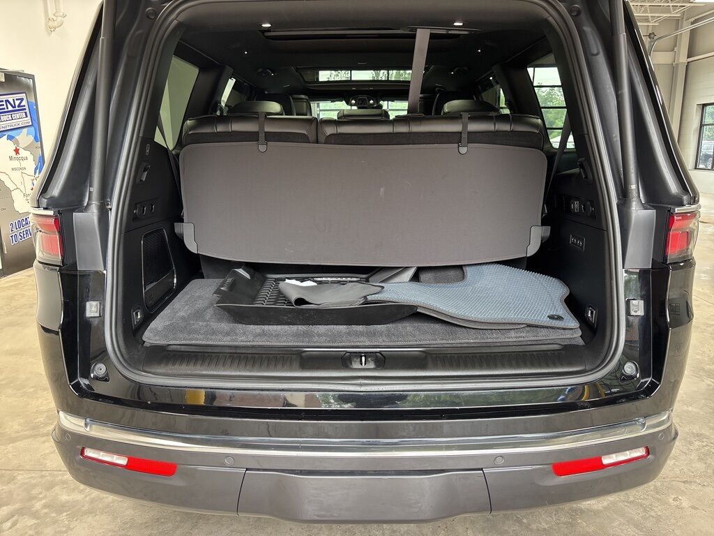 2022 Jeep Wagoneer Series III 4WD Minocqua WI