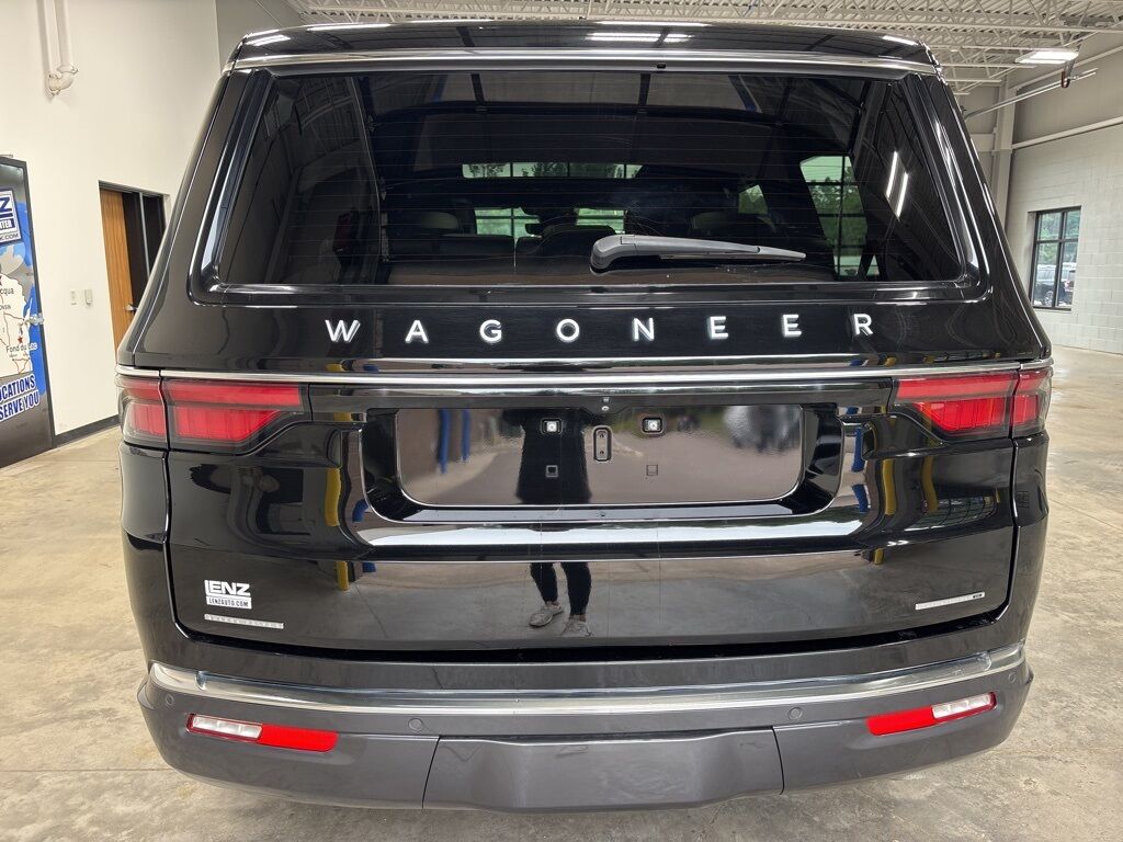 2022 Jeep Wagoneer Series III 4WD Minocqua WI