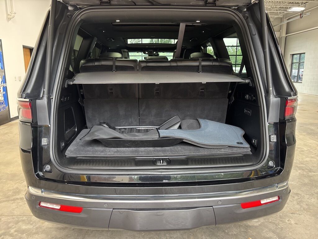 2022 Jeep Wagoneer Series III 4WD Minocqua WI