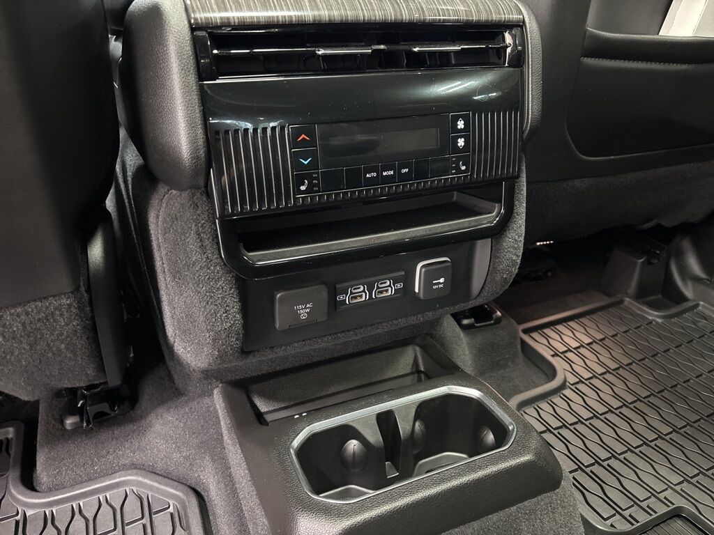 2022 Jeep Wagoneer Series III 4WD Minocqua WI