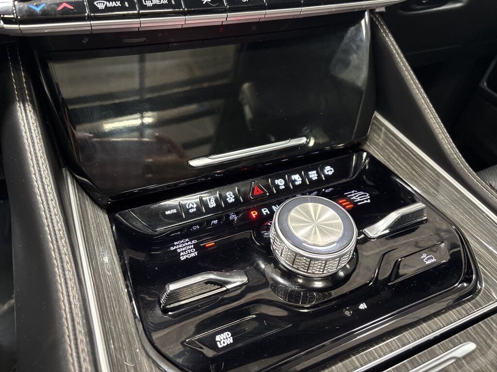 2022 Jeep Wagoneer Series III 4WD Minocqua WI