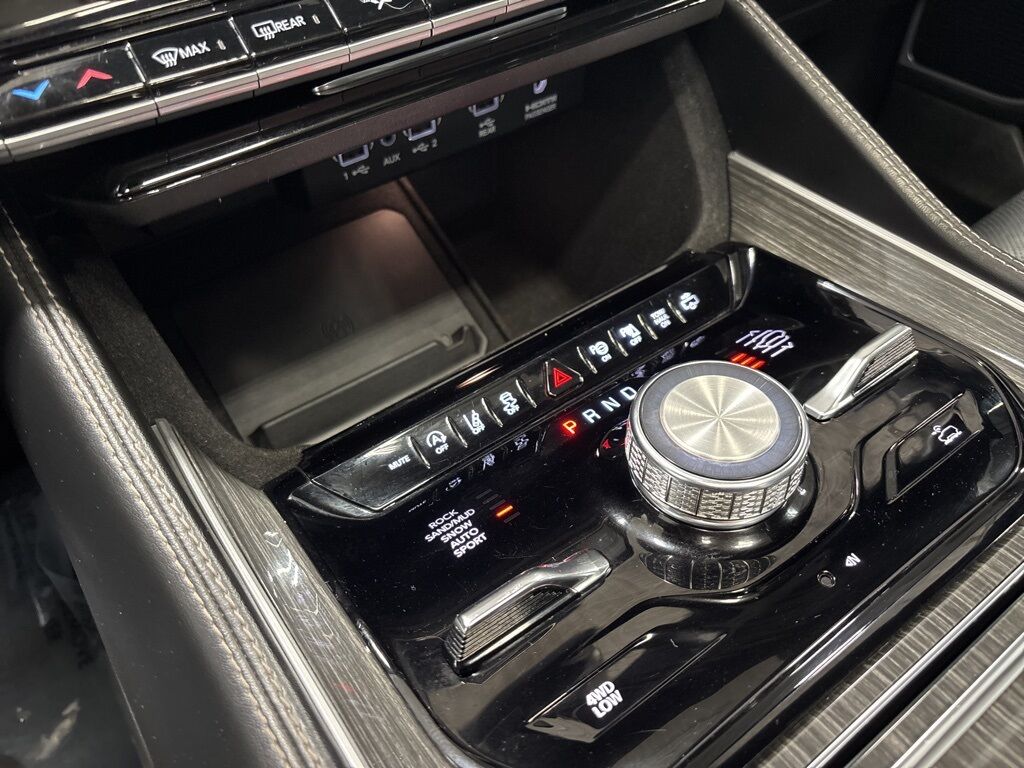 2022 Jeep Wagoneer Series III 4WD Minocqua WI