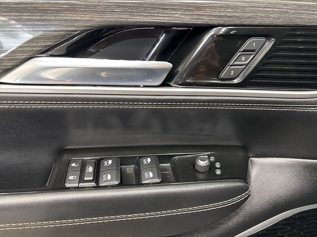 2022 Jeep Wagoneer Series III 4WD Minocqua WI