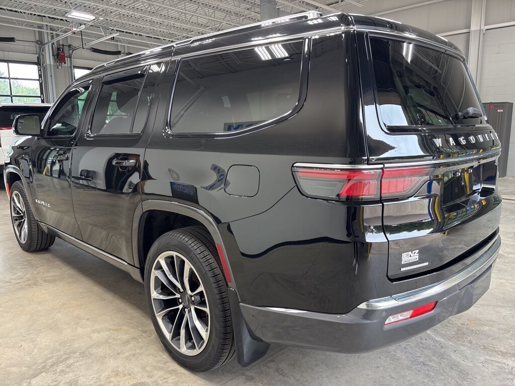 2022 Jeep Wagoneer Series III 4WD Minocqua WI