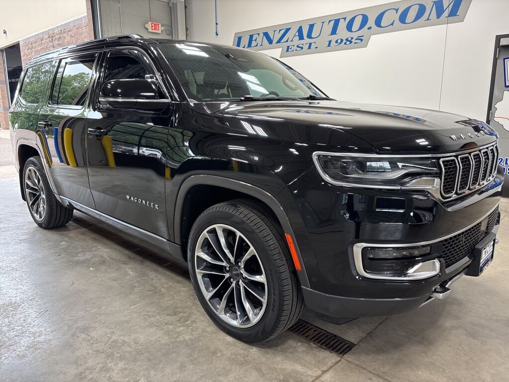 2022 Jeep Wagoneer Series III 4WD Minocqua WI