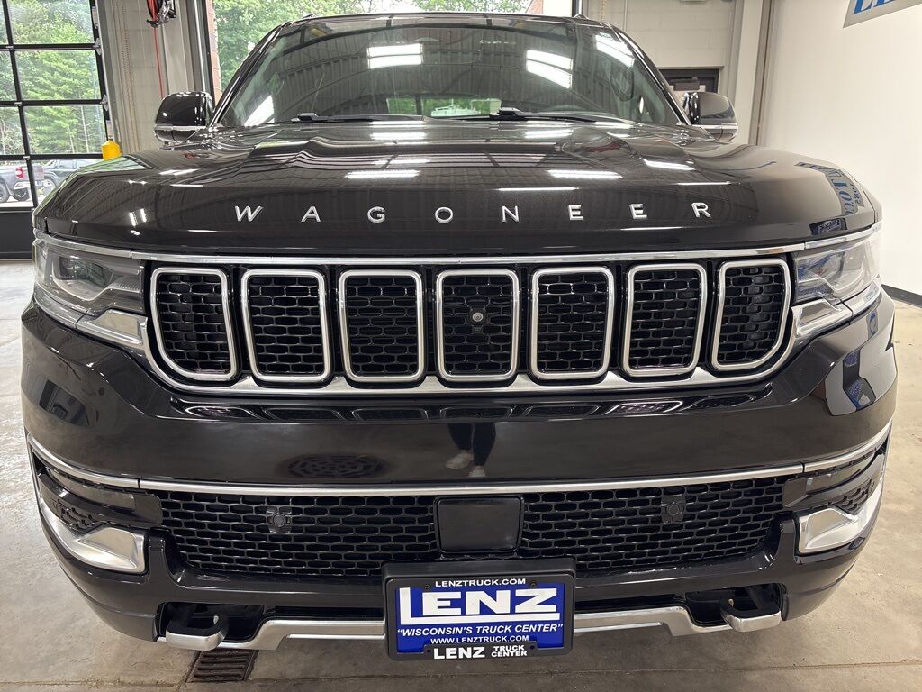 2022 Jeep Wagoneer Series III 4WD Minocqua WI