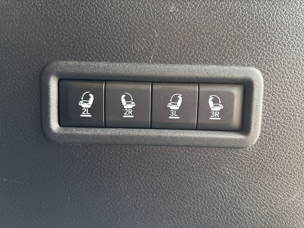 2022 Jeep Wagoneer Series III 4WD Minocqua WI