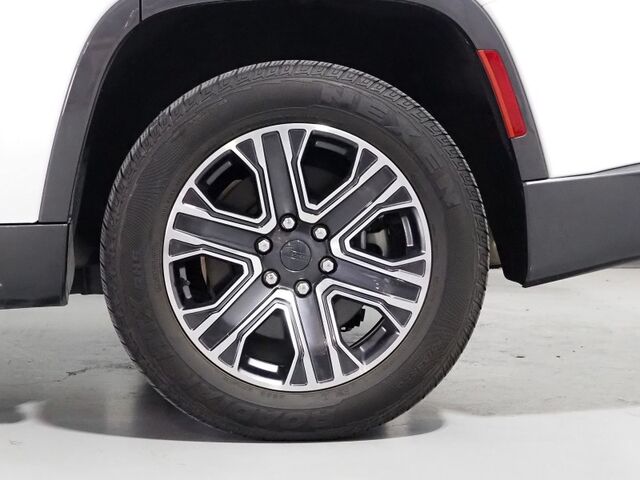 2022 Jeep Wagoneer Series III 4WD *HEADS-UP DISPLAY, NAVIGATION, ADAPTIVE CRUISE, SAFETY ALERTS, BACKUP-CAMERA, PSNGR DISPLAY, LEATHER, CLIMATE SEATS, HEATED STEERING, 2ND ROW CAPTAIN'S, WIRELESS CHARGING, ALPINE AUDIO Round Rock TX