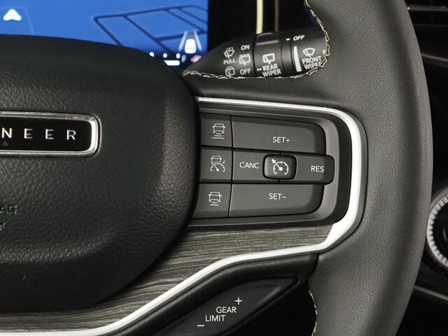 2022 Jeep Wagoneer Series III 4WD *HEADS-UP DISPLAY, NAVIGATION, ADAPTIVE CRUISE, SAFETY ALERTS, BACKUP-CAMERA, PSNGR DISPLAY, LEATHER, CLIMATE SEATS, HEATED STEERING, 2ND ROW CAPTAIN'S, WIRELESS CHARGING, ALPINE AUDIO Round Rock TX