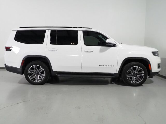 2022 Jeep Wagoneer Series III 4WD *HEADS-UP DISPLAY, NAVIGATION, ADAPTIVE CRUISE, SAFETY ALERTS, BACKUP-CAMERA, PSNGR DISPLAY, LEATHER, CLIMATE SEATS, HEATED STEERING, 2ND ROW CAPTAIN'S, WIRELESS CHARGING, ALPINE AUDIO Round Rock TX