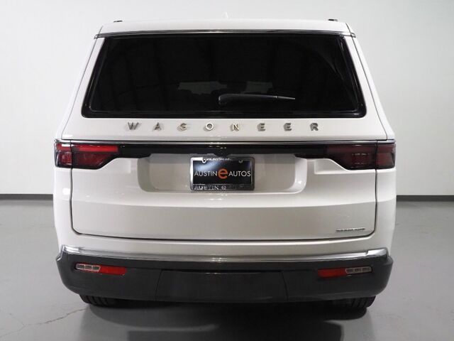 2022 Jeep Wagoneer Series III 4WD *HEADS-UP DISPLAY, NAVIGATION, ADAPTIVE CRUISE, SAFETY ALERTS, BACKUP-CAMERA, PSNGR DISPLAY, LEATHER, CLIMATE SEATS, HEATED STEERING, 2ND ROW CAPTAIN'S, WIRELESS CHARGING, ALPINE AUDIO Round Rock TX