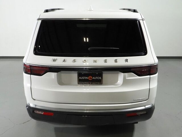 2022 Jeep Wagoneer Series III 4WD *HEADS-UP DISPLAY, NAVIGATION, ADAPTIVE CRUISE, SAFETY ALERTS, BACKUP-CAMERA, PSNGR DISPLAY, LEATHER, CLIMATE SEATS, HEATED STEERING, 2ND ROW CAPTAIN'S, WIRELESS CHARGING, ALPINE AUDIO Round Rock TX