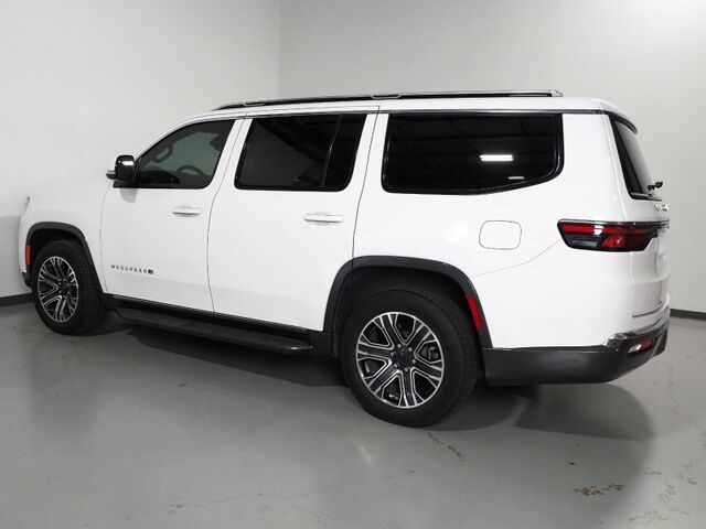 2022 Jeep Wagoneer Series III 4WD *HEADS-UP DISPLAY, NAVIGATION, ADAPTIVE CRUISE, SAFETY ALERTS, BACKUP-CAMERA, PSNGR DISPLAY, LEATHER, CLIMATE SEATS, HEATED STEERING, 2ND ROW CAPTAIN'S, WIRELESS CHARGING, ALPINE AUDIO Round Rock TX