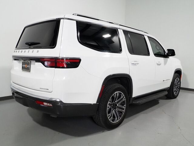 2022 Jeep Wagoneer Series III 4WD *HEADS-UP DISPLAY, NAVIGATION, ADAPTIVE CRUISE, SAFETY ALERTS, BACKUP-CAMERA, PSNGR DISPLAY, LEATHER, CLIMATE SEATS, HEATED STEERING, 2ND ROW CAPTAIN'S, WIRELESS CHARGING, ALPINE AUDIO Round Rock TX