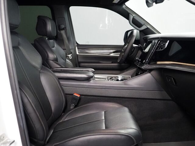 2022 Jeep Wagoneer Series III 4WD *HEADS-UP DISPLAY, NAVIGATION, ADAPTIVE CRUISE, SAFETY ALERTS, BACKUP-CAMERA, PSNGR DISPLAY, LEATHER, CLIMATE SEATS, HEATED STEERING, 2ND ROW CAPTAIN'S, WIRELESS CHARGING, ALPINE AUDIO Round Rock TX