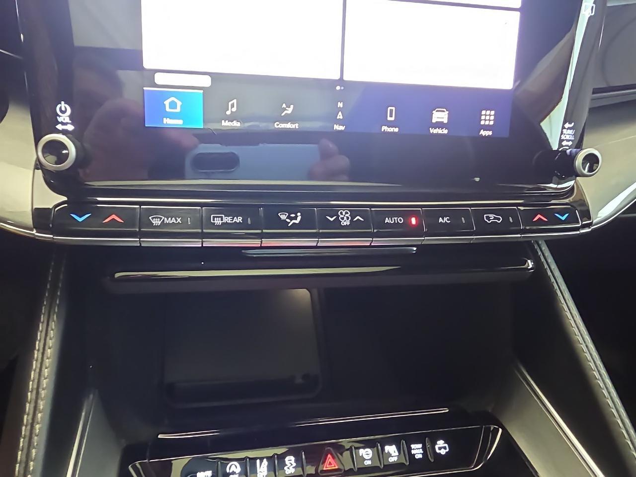 2022 Jeep Wagoneer Series III Carbide Sand Lake NY