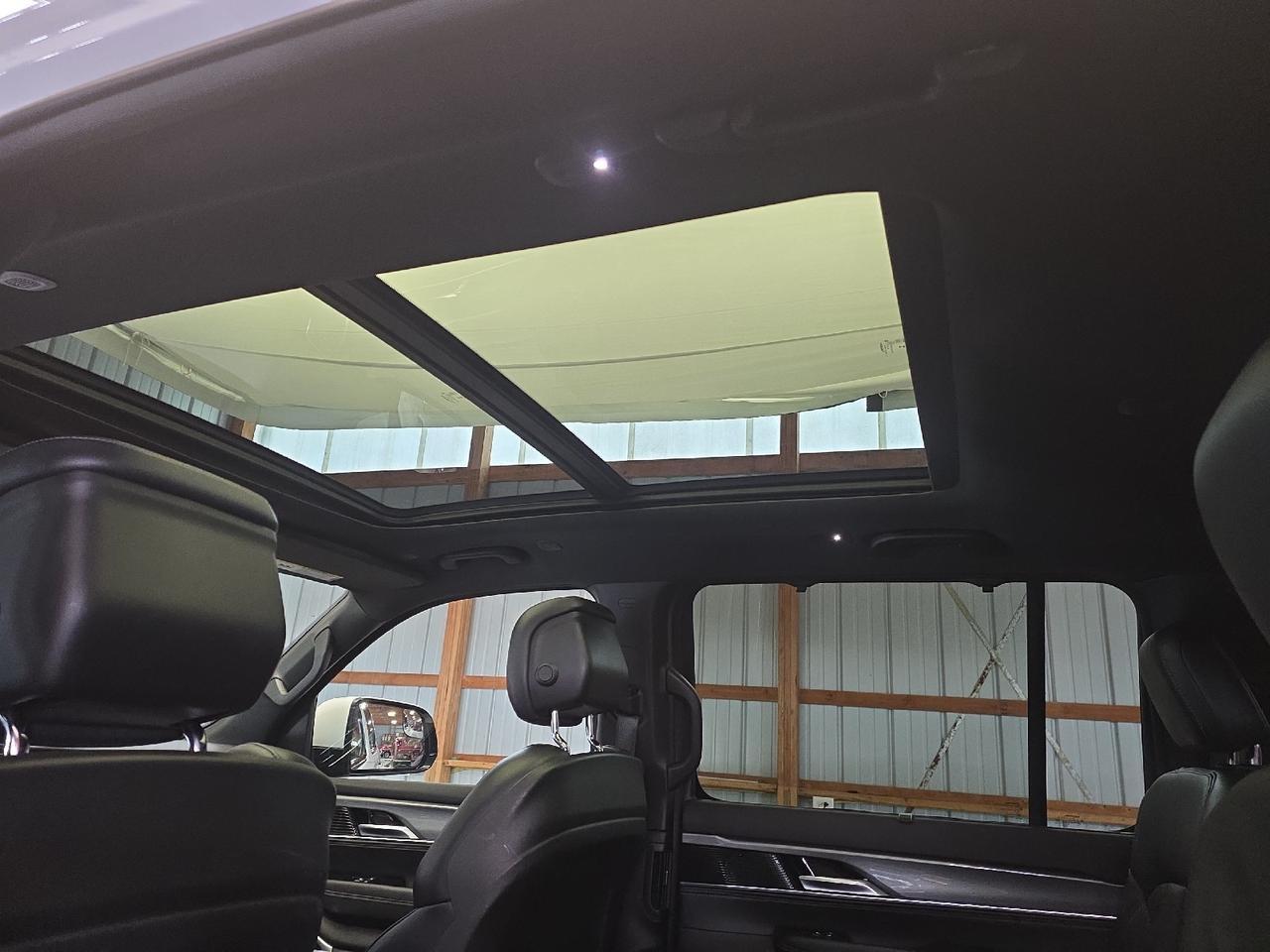 2022 Jeep Wagoneer Series III Carbide Sand Lake NY