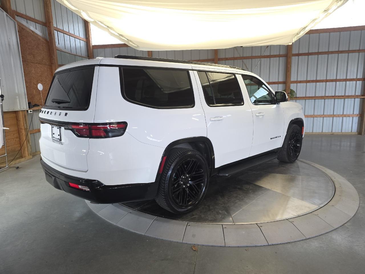 2022 Jeep Wagoneer Series III Carbide Sand Lake NY