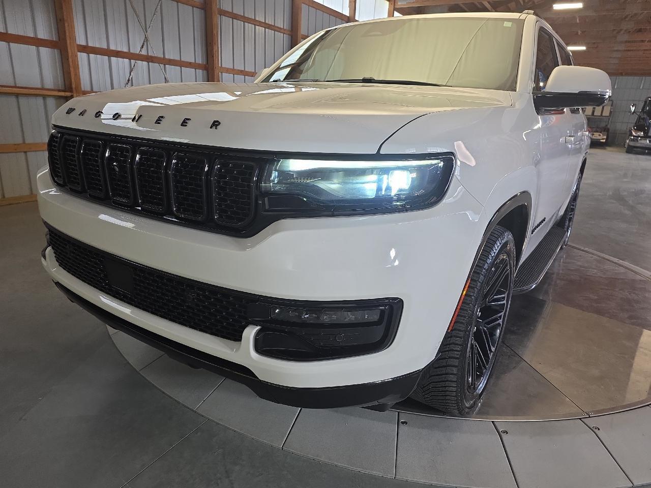 2022 Jeep Wagoneer Series III Carbide Sand Lake NY