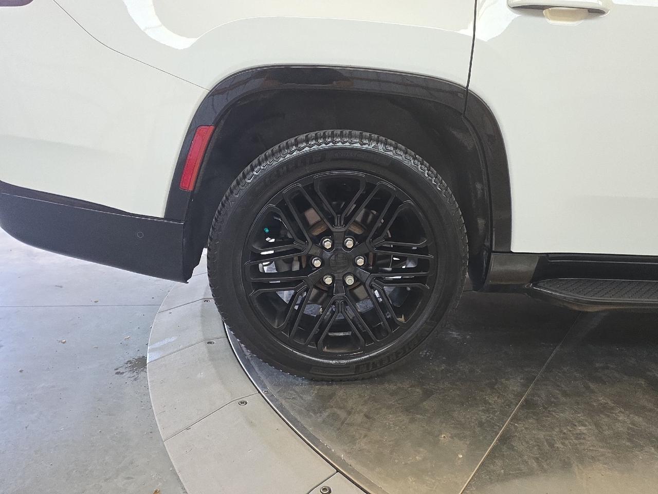 2022 Jeep Wagoneer Series III Carbide Sand Lake NY