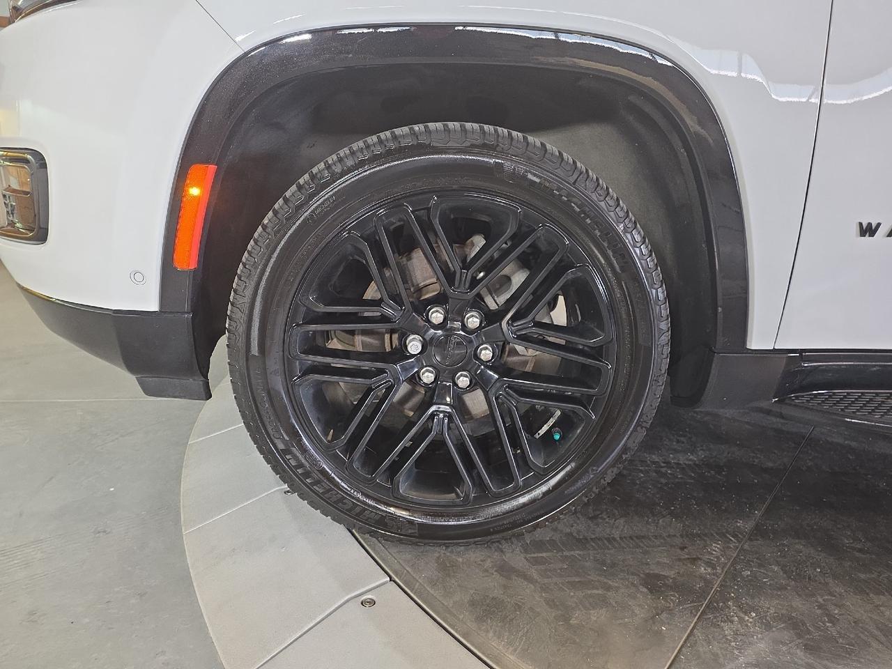 2022 Jeep Wagoneer Series III Carbide Sand Lake NY