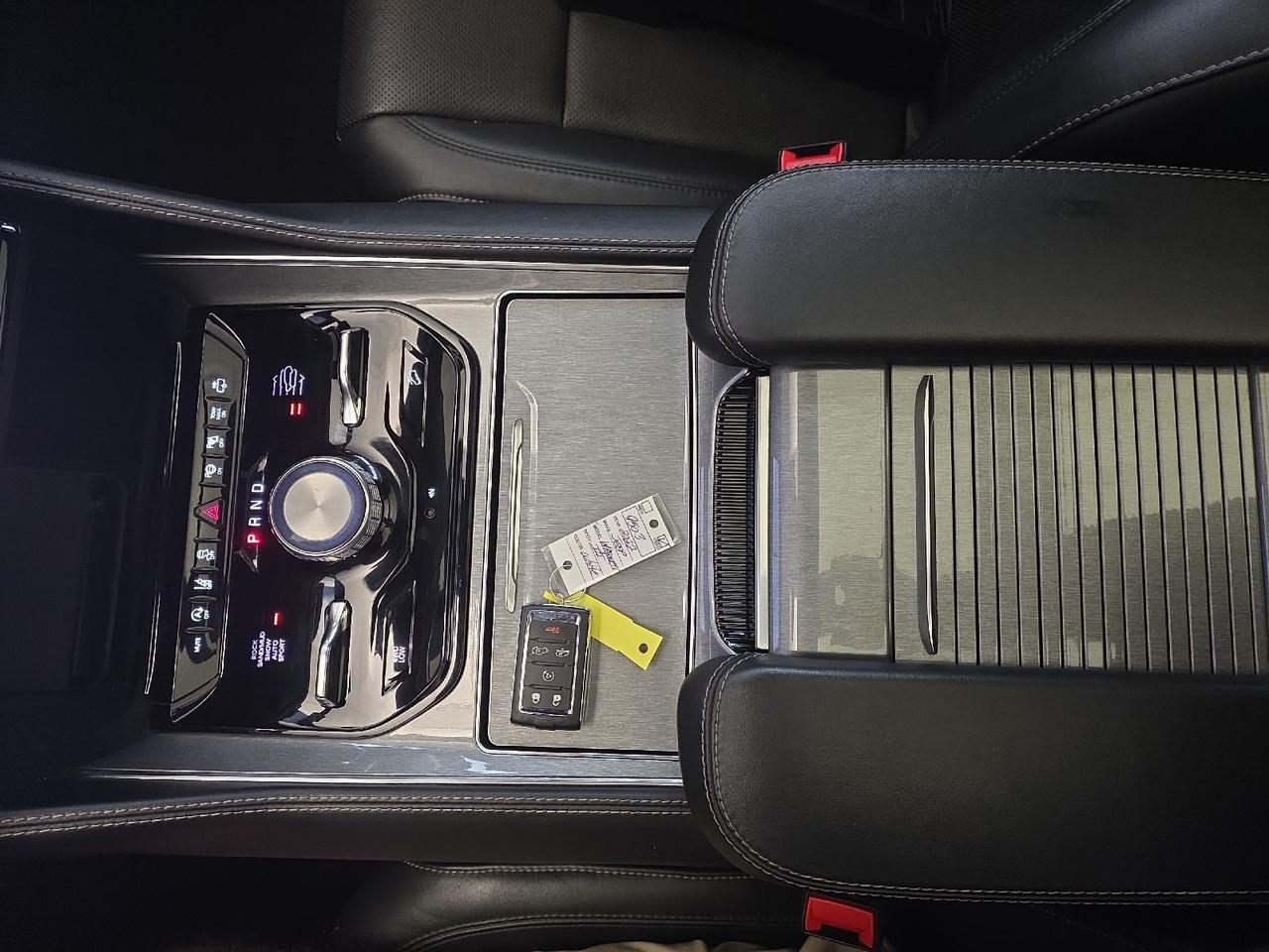 2022 Jeep Wagoneer Series III Carbide Sand Lake NY