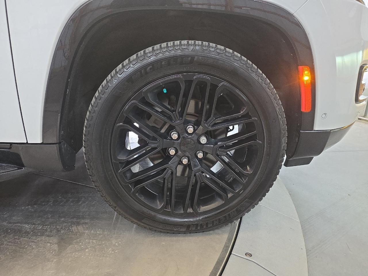 2022 Jeep Wagoneer Series III Carbide Sand Lake NY