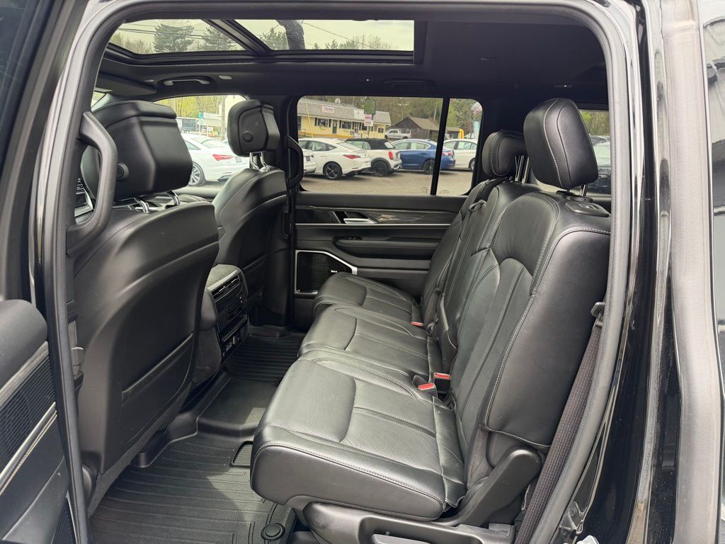 2022 Jeep Wagoneer Series III Orange MA