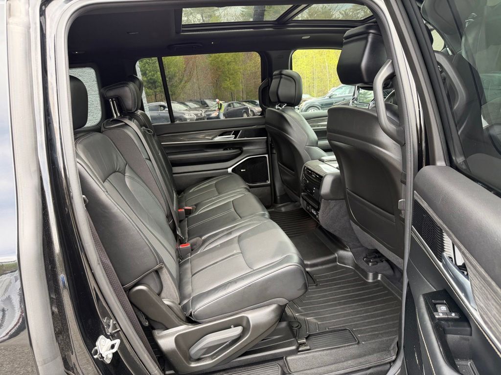 2022 Jeep Wagoneer Series III Orange MA