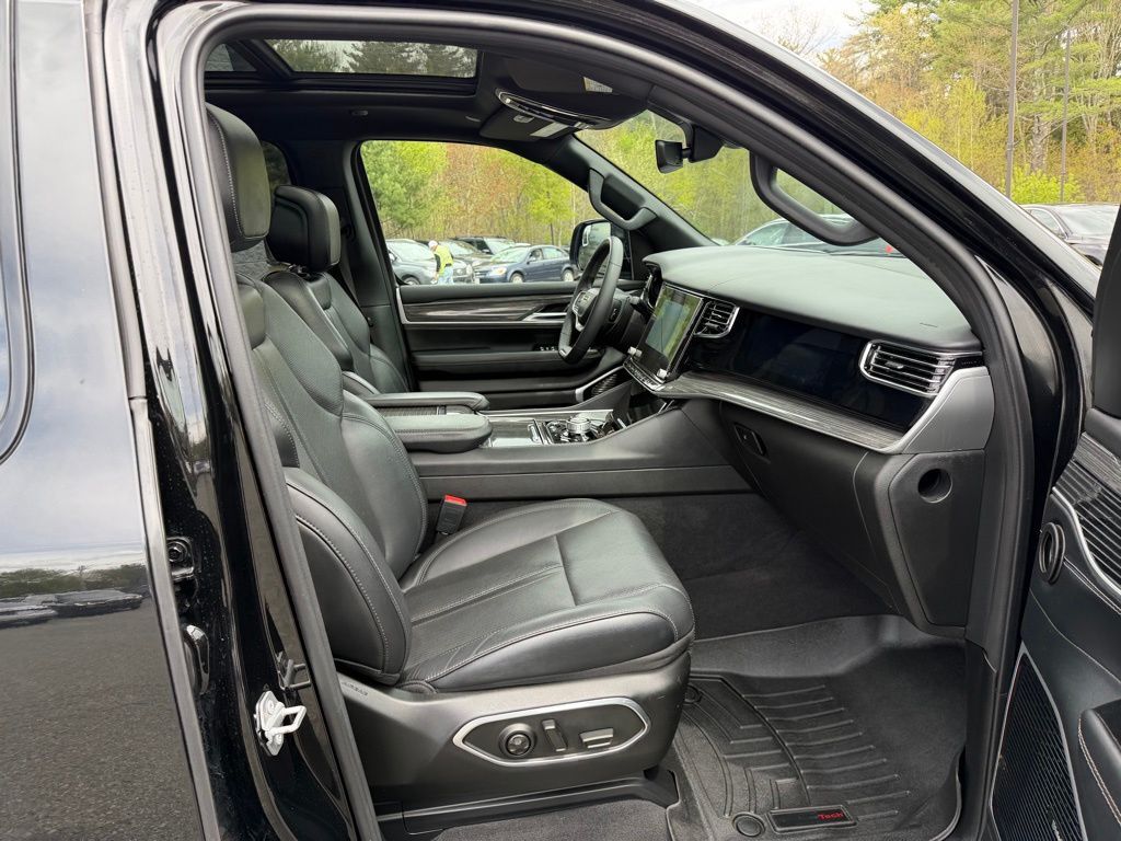 2022 Jeep Wagoneer Series III Orange MA