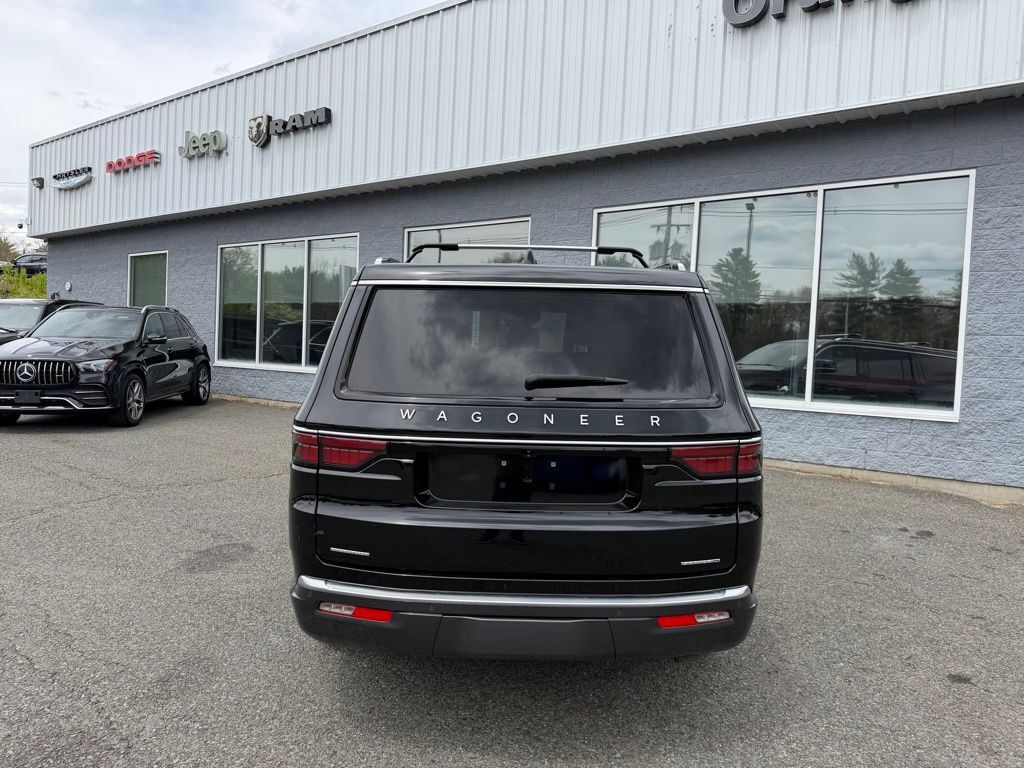 2022 Jeep Wagoneer Series III Orange MA