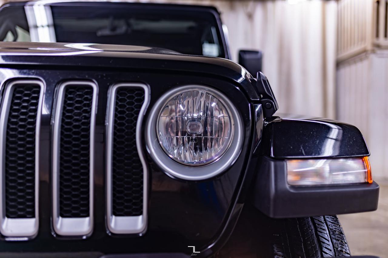 2022 Jeep Wrangler 4x4 Unlimited Sahara Nav BCam Manual Red Deer AB