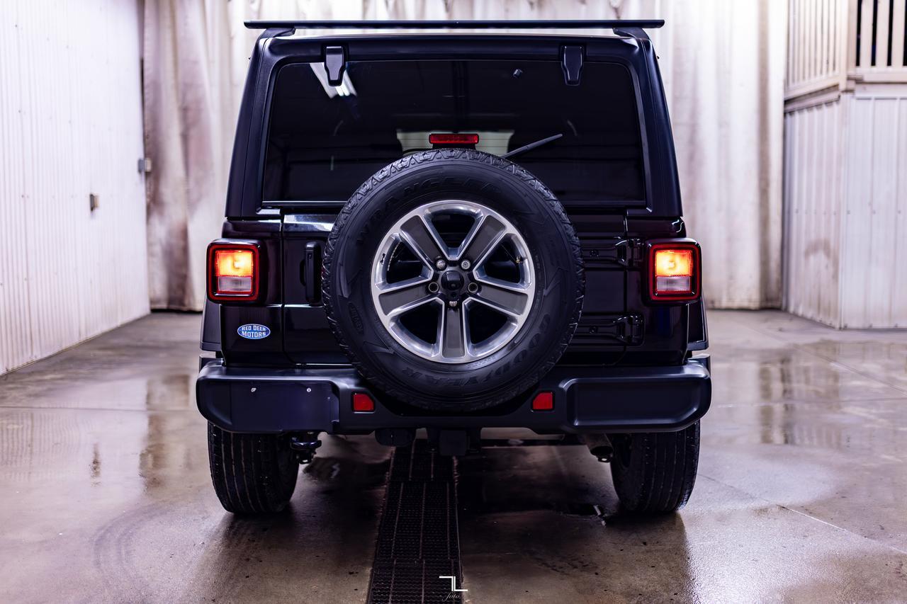 2022 Jeep Wrangler 4x4 Unlimited Sahara Nav BCam Manual Red Deer AB