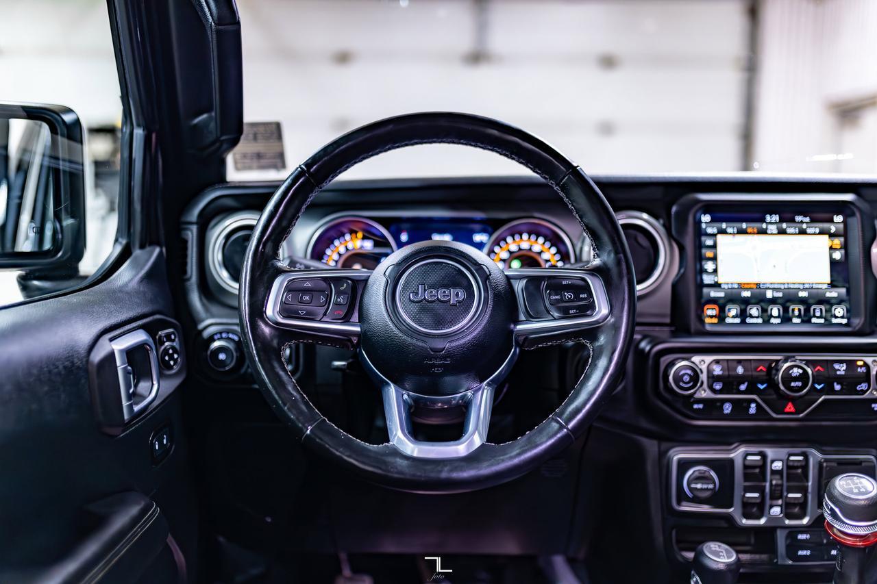 2022 Jeep Wrangler 4x4 Unlimited Sahara Nav BCam Manual Red Deer AB