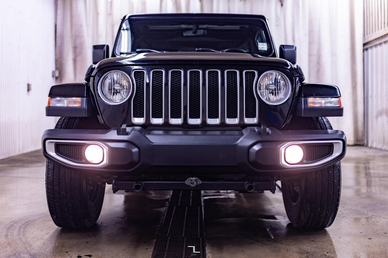 2022 Jeep Wrangler 4x4 Unlimited Sahara Nav BCam Manual Red Deer AB