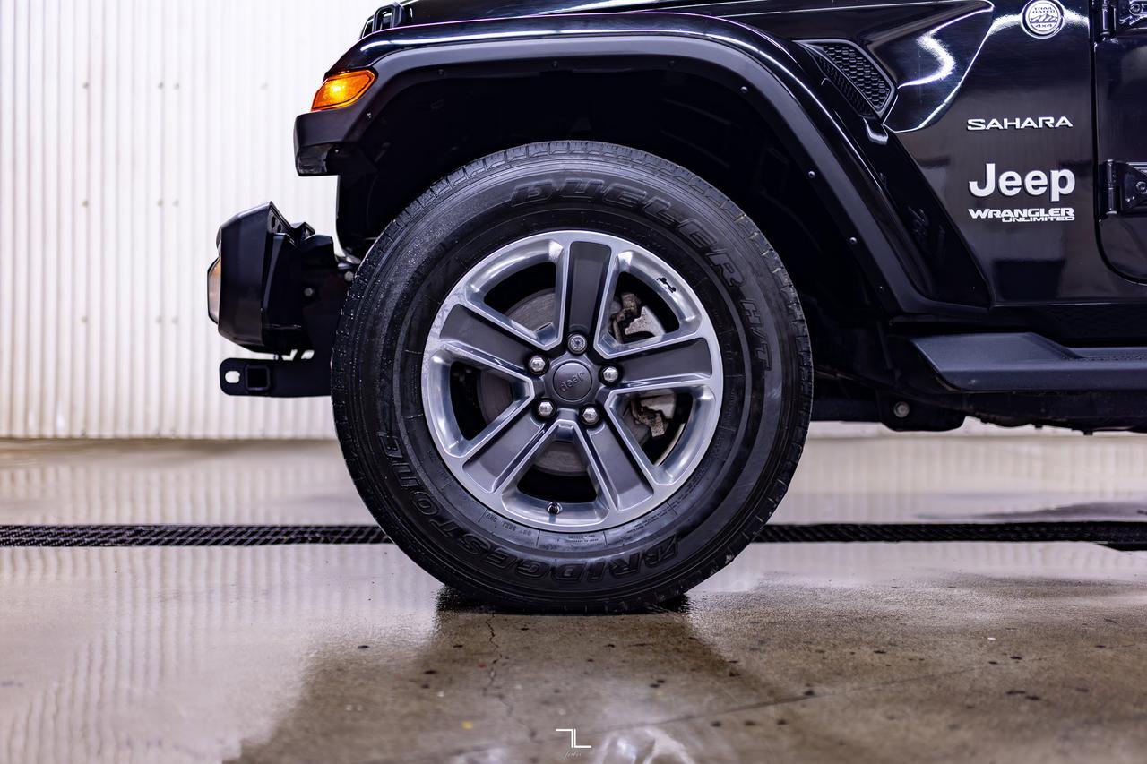 2022 Jeep Wrangler 4x4 Unlimited Sahara Nav BCam Manual Red Deer AB