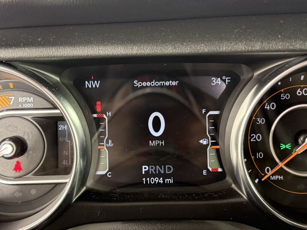 2022 Jeep Wrangler Sahara Unlimited High Altitude Pkg 4x4 w/Sky-One Power Top Maumee OH